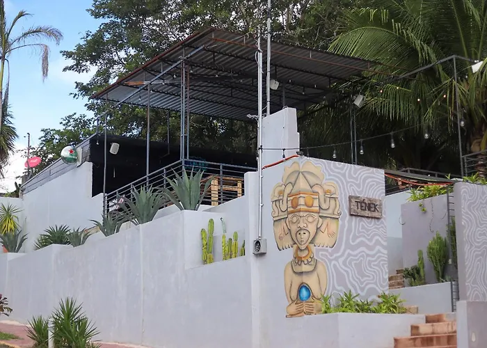 La Embajada Hostel Bacalar