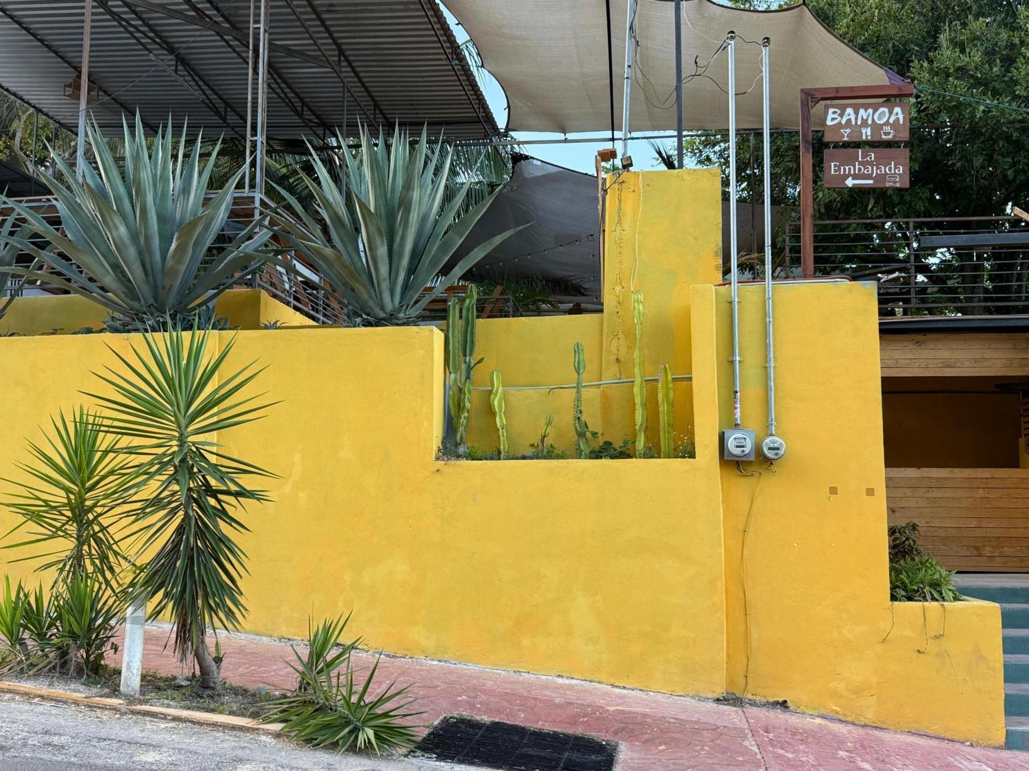 La Embajada Hostal